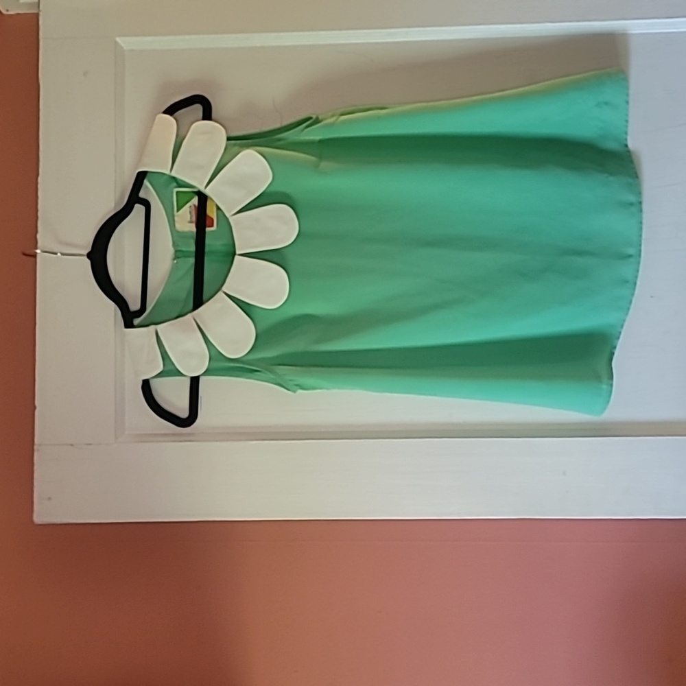 Weirdly fun Fervour M green white tank